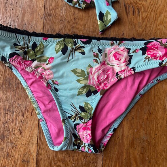 Betsey Johnson Y2K Floral Halter Top Bikini - Picture 5 of 9